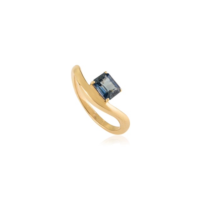 Modern Modern 14k Gold Emerald-Cut Blue Sapphire Wave Band Ring Gift for Her Size 5 For Sale - Image 3 of 14