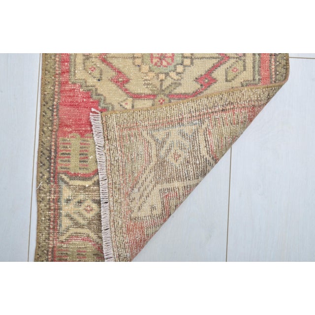 1960s Mid 20th Century Turkish Bohemian Small Rug For Sale - Image 5 of 5
