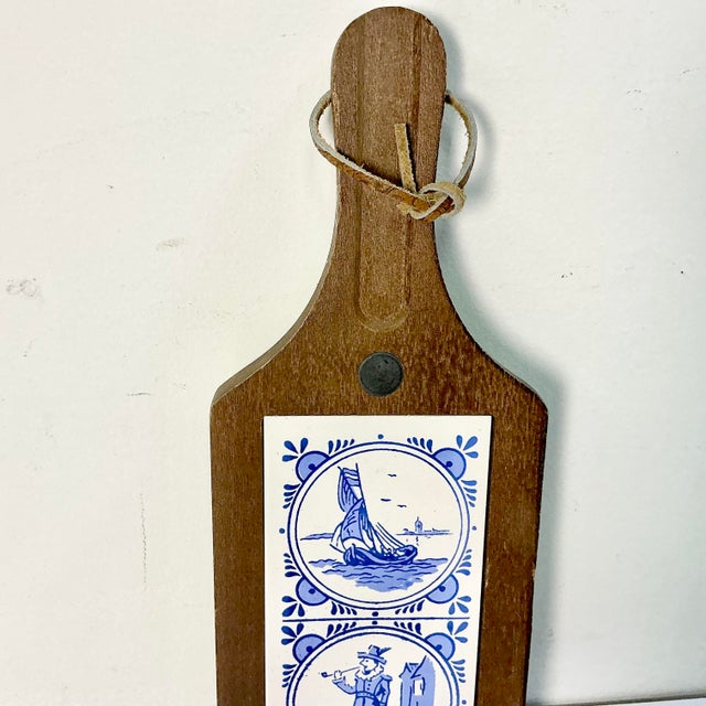 Mid 20th Century Mid 20th Century Gustavian Boho Chic Delft Style Tile & Wood Trivet. For Sale - Image 5 of 11