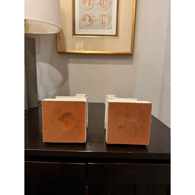 Neoclassical Pair of Neoclassical Faux Ivoire Obelisks – White Architectural Sculptures, 23.5″ Tall For Sale - Image 3 of 5