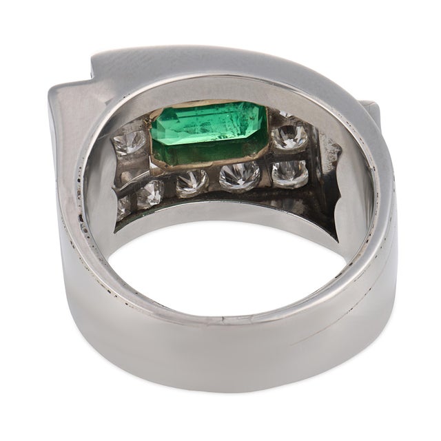 Retro Style 1.38 Carat Emerald Diamond Platinum Tank Ring, Size 7.5 For Sale In Los Angeles - Image 6 of 6