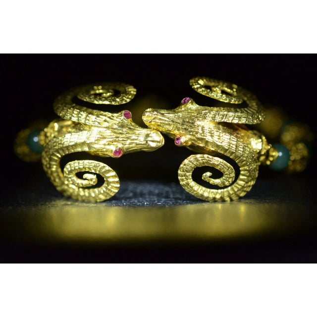 Gold 1950s The Angelica: Zolotas Signed Bracelet Features Two Kissing Ram Heads For Sale - Image 8 of 11