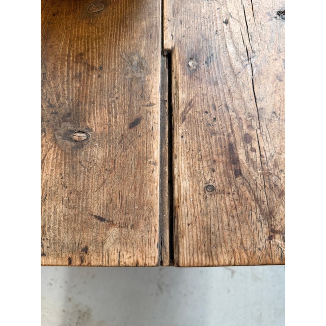 English Kitchen Prep Table in Pine For Sale - Image 6 of 9