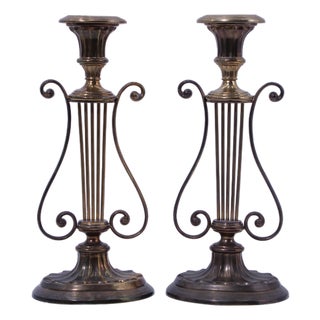 1980s Pair of Mottahedeh Brass Colonial Williamsburg Lyre Candlesticks For Sale