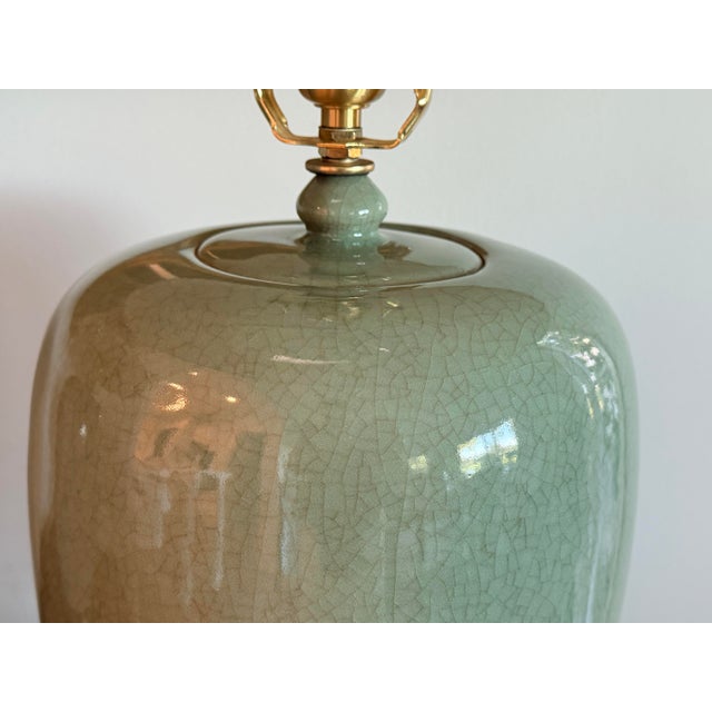 Vintage Chinoiserie Celadon Crackle-Glaze Ginger Jar Table Lamps With Wooden Bases For Sale In Savannah - Image 6 of 11