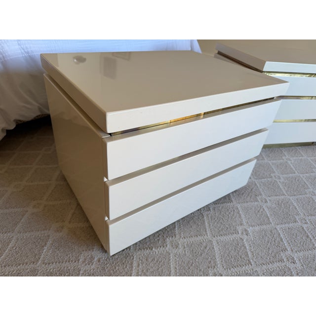 Jean Claude Mahey Pair of Vintage Modern Lacquer & Brass 3-Drawer Night Tables by J.C. Mahey, France For Sale - Image 4 of 11