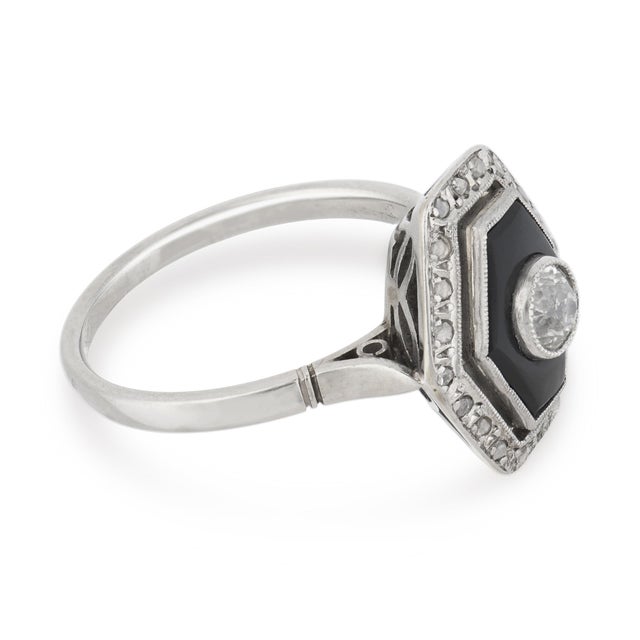 1930s Art Deco Onyx Diamond 18k White Gold Ring, Size 7 For Sale - Image 4 of 6