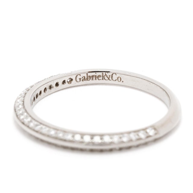 Gabriel & Co .20ctw Diamond Knife Edge Band, 14k White Gold, Ring Size 5 For Sale - Image 4 of 8