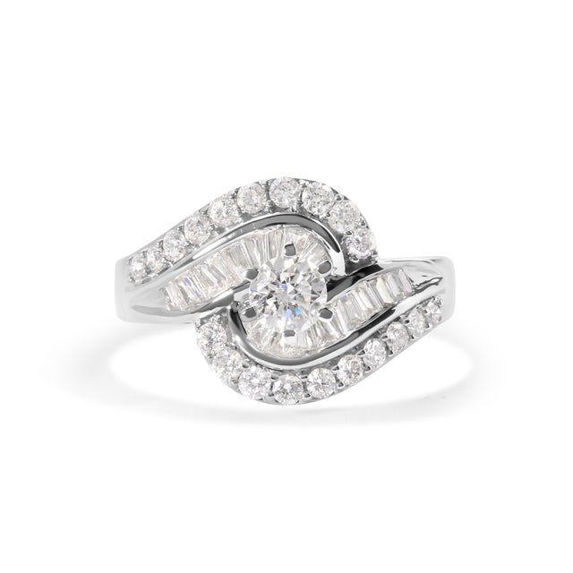 Haus of Brilliance 14K White Gold 1.00 Cttw Round and Baguette cut Diamond Swirl Cocktail Ring (H-I Color, SI2-I1 Clarity) - Ring Size 7 For Sale - Image 4 of 6
