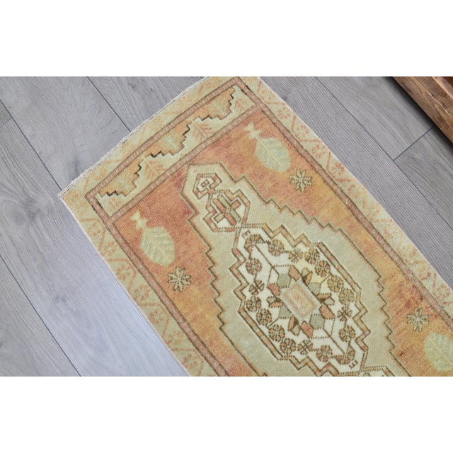1960s Oushak Tan Colour Small Rug For Sale - Image 5 of 6