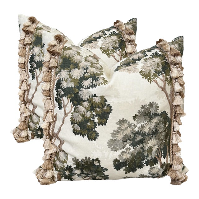 Pair La Canopee Pillows With Tassel Trim - Verdant For Sale