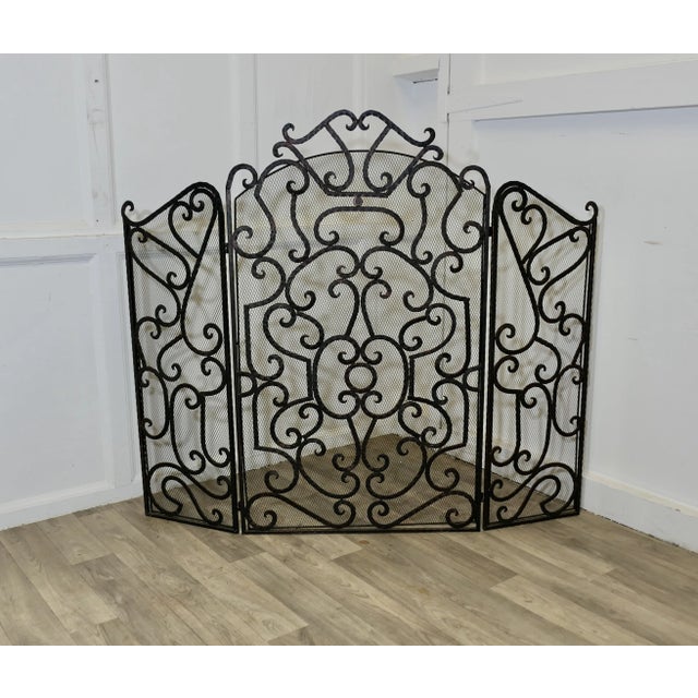 Large Folding Fire Guard in Wrought Iron For Sale - Image 4 of 9