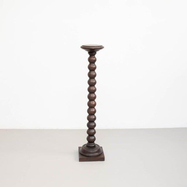Mid-Century Wooden Base – Circa 1950, Manufactured in Spain This elegant wooden base, manufactured in Spain circa 1950, is...