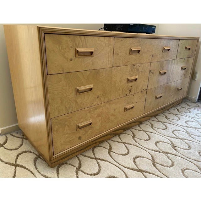 Henredon 1970s Henredon Scene Two Burl Wood 7-Drawer Mid Century Modern Dresser For Sale - Image 4 of 4