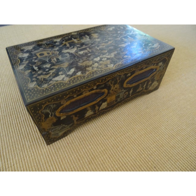 1950s Large Vintage Chinoiserie Black Lacquered Gilt Painted Box For Sale - Image 5 of 6