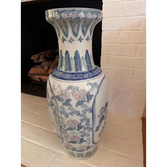 White Mid-Century Hollywood Regency Chinoiserie Floor Vase or Umbrella Stand 24” For Sale - Image 8 of 12