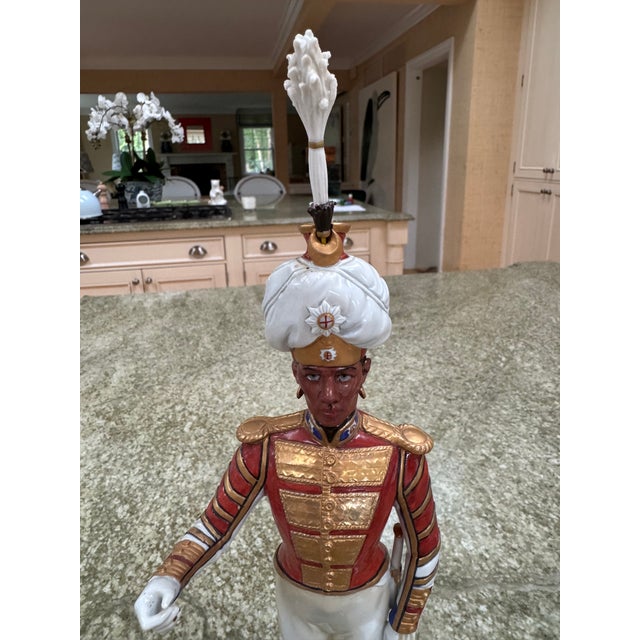 1910s Pair of Sitzendorf German Porcelain Soldiers For Sale In New York - Image 6 of 10