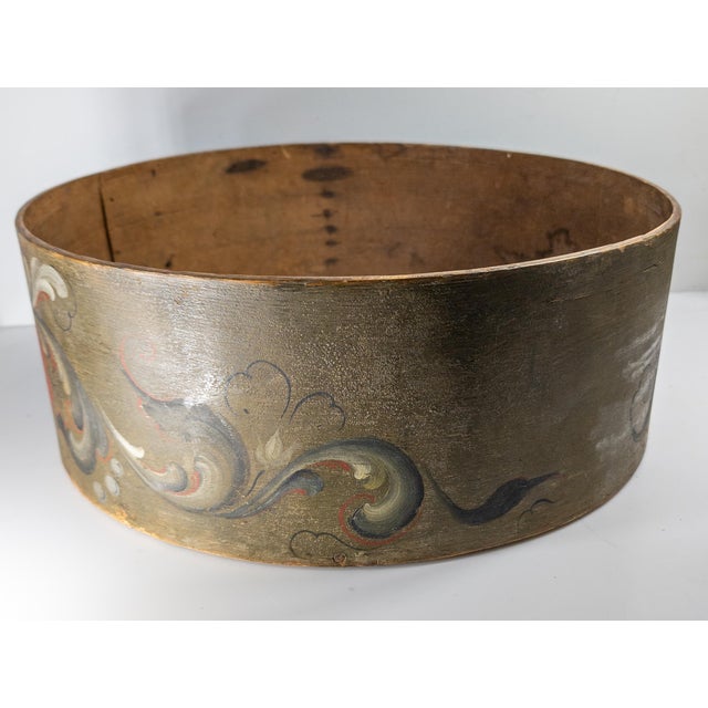 19th Century Large Norwegian Pine Tine Box With Rosemaling, Signed For Sale - Image 4 of 13