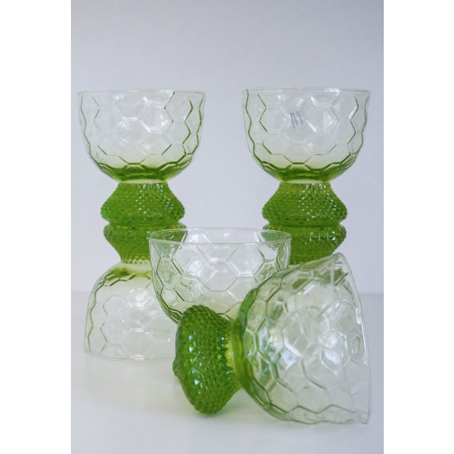 IVV Florence You are in possession of a unique and original set of glasses designed by Mariana Iskra. This document...