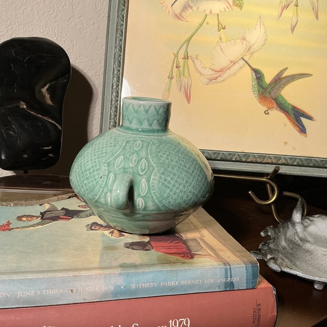 Ceramic Mid 20th Century Modern Celadon Crackle Glaze Double Handle Vase – Sculptural Studio Pottery For Sale - Image 7 of 8