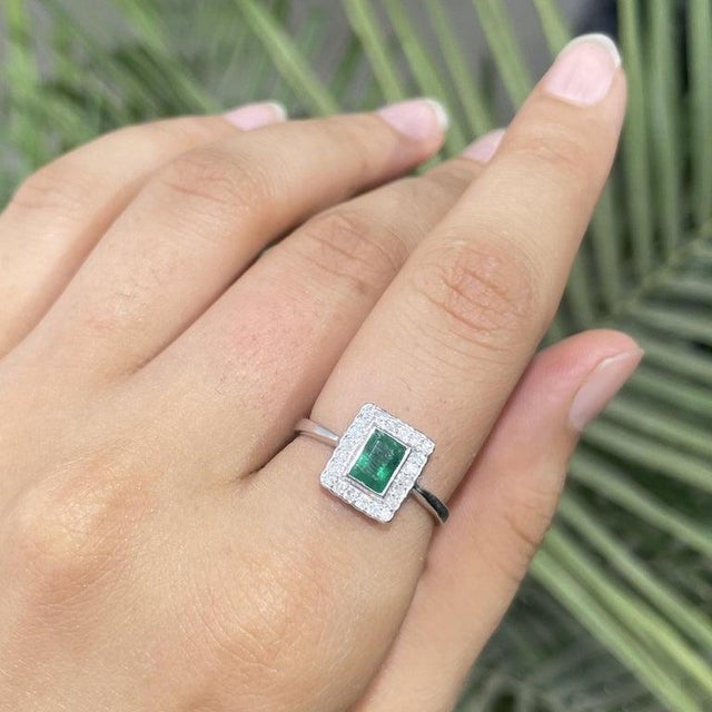 Octagon Cut Geometric Zambian Emerald Ring With Diamond Halo in Silver, Size 8.5 For Sale - Image 4 of 14