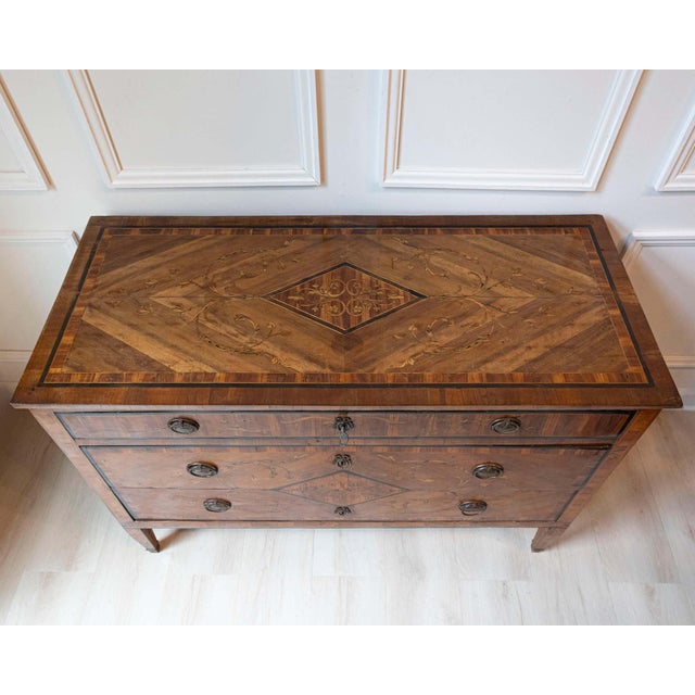 Italian Italian Louis XVI Walnut Marquetry Chest, Late 18th Century For Sale - Image 3 of 18