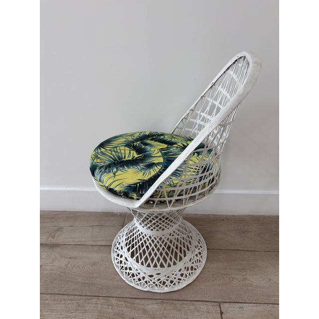Mid-Century 5 Piece Spun Fiberglass Table and Chairs For Sale - Image 9 of 12