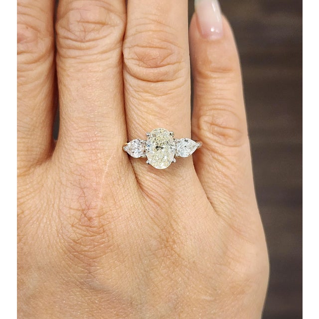 3.01 Ct HRD Certified 3-Stone Diamond Ring Size 7 For Sale - Image 4 of 9