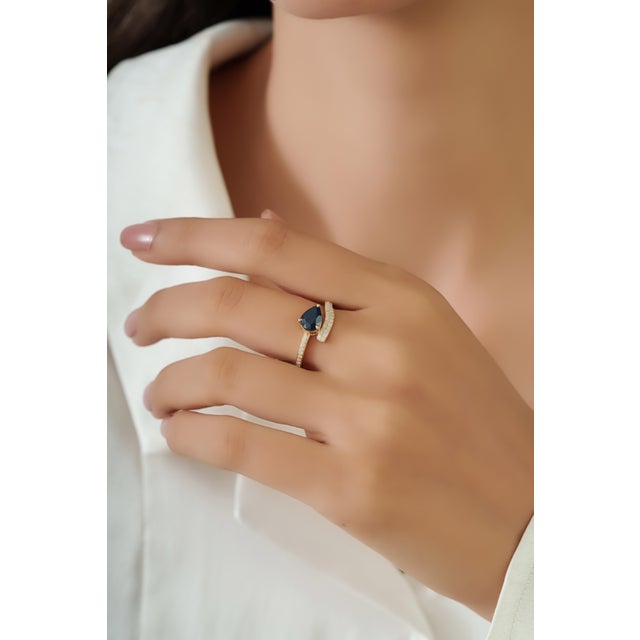 Ink Blue Luxury 1.12ct Blue Sapphire & Diamond Statement Ring Size 6 in 14k Gold For Sale - Image 8 of 16