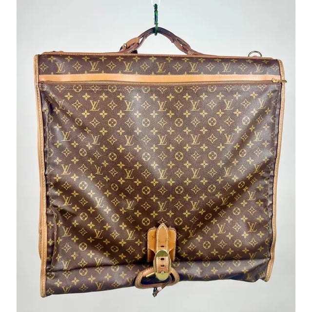Modern Louis Vuitton Vintage Monogram Garment Bag For Sale - Image 3 of 18