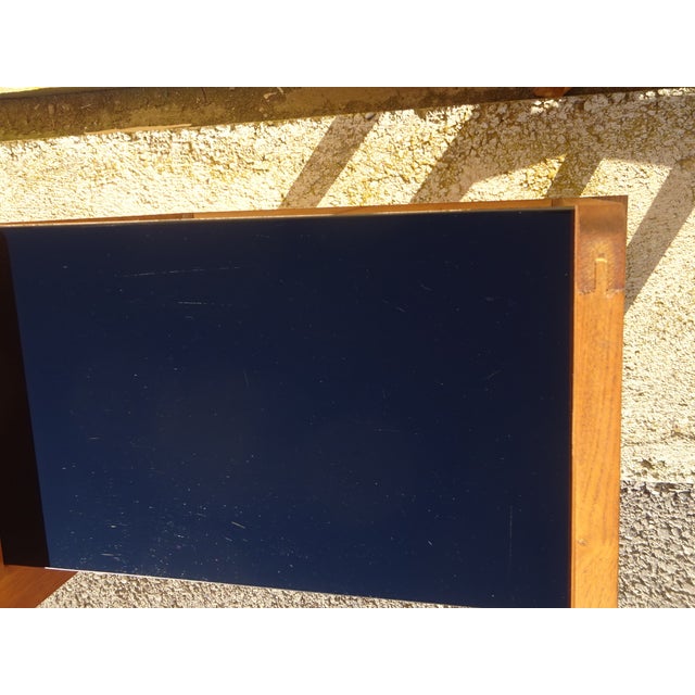 Vintage Bedside Table in Light Oak with Splayed Legs and Black Glass Top, 1960s For Sale - Image 14 of 18