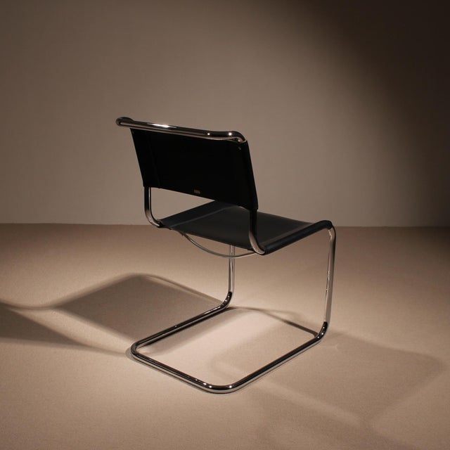 Bauhaus Cantilever Chair in Black Leather by Mart Stam for Thonet, Germany, 1926 For Sale - Image 3 of 18