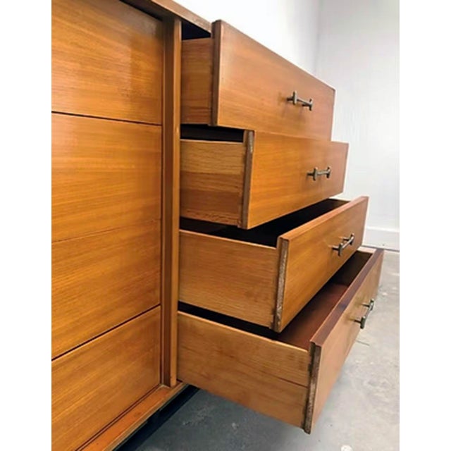 Milo Baughman Fabulous Milo Baughman for Drexel Mid-Century Modern Credenza. For Sale - Image 4 of 8