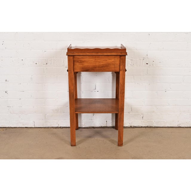 Georgian Carved Mahogany Nightstand or Occasional Side Table by Northern Furniture Co., Circa 1960s For Sale - Image 15 of 16