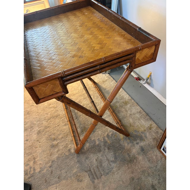 Vintage 1970s British Colonial–style Faux Bamboo Tray Table. For Sale - Image 4 of 10