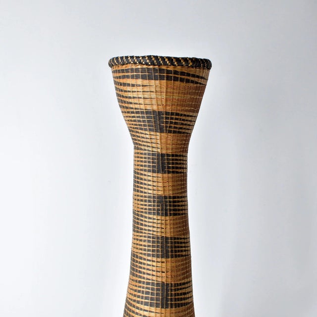 Early 20th Century Tutsi Wedding Basket Vase Rwanda 31 inch For Sale In Denver - Image 6 of 13