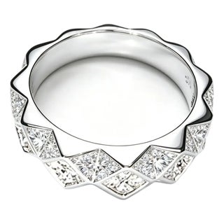 Late 20th Century Size 7 18K White Gold Designer Diamond Wedding Band Ring For Sale