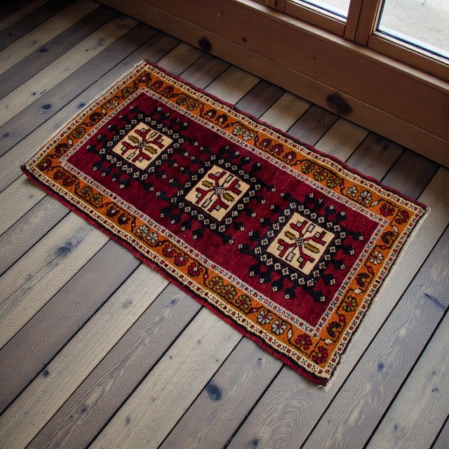 Farmhouse 1970s Hand Knotted Turkish Rug, Door Mat, Entryway Rug, Bath Mat, Kitchen Decor, Small Rug - 1′8″ × 3′1″ For Sale - Image 3 of 13