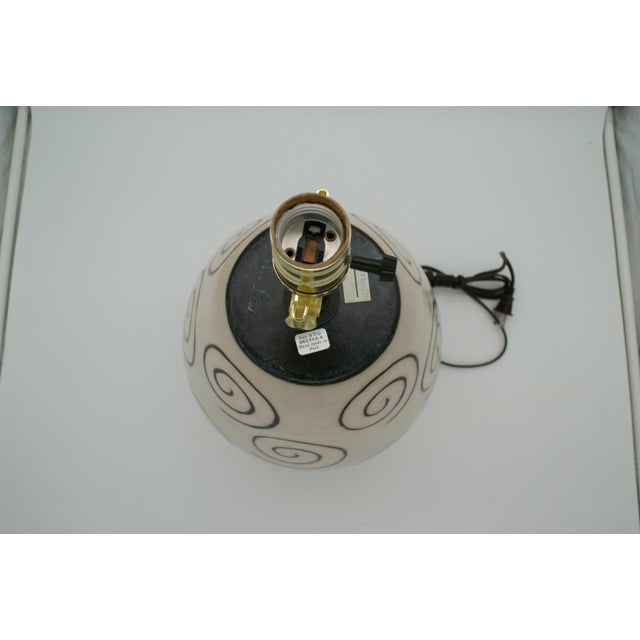 Late 20th Century Black & Ivory Geometric Chulucanas Pottery Spiral Table Lamp For Sale In Wichita - Image 6 of 8