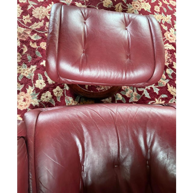 Vintage Stressless Ekornes MCM Burgundy (Red-Brown) Leather Lounge Chair & Ottoman For Sale In Seattle - Image 6 of 12