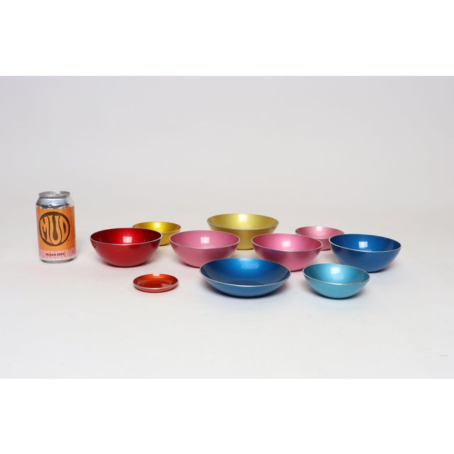 1920s Set of Ten Norwegian Modern Enamel Multi-Color Bowls by Bjørn Engø for Emalox For Sale - Image 5 of 18