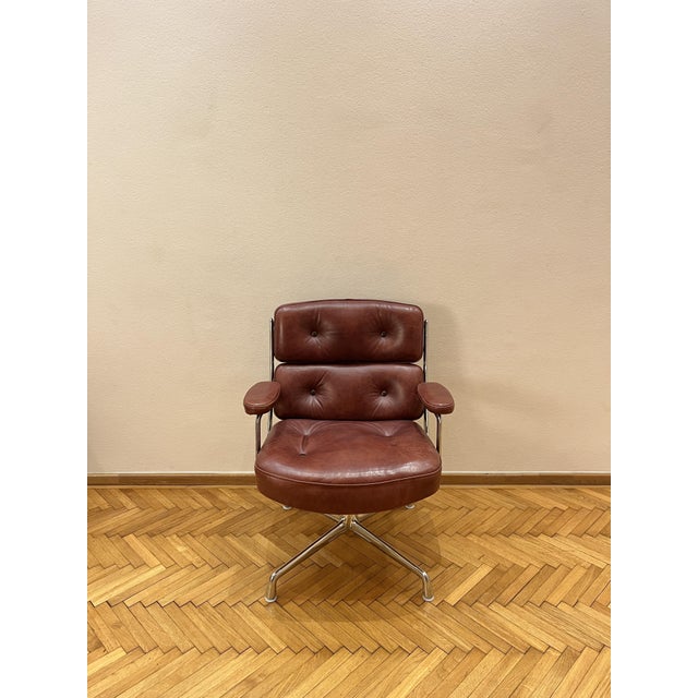 ES 108 Lobby Chair in Brown Leather by Charles and Ray Eames for Vitra, 1960s For Sale - Image 6 of 12
