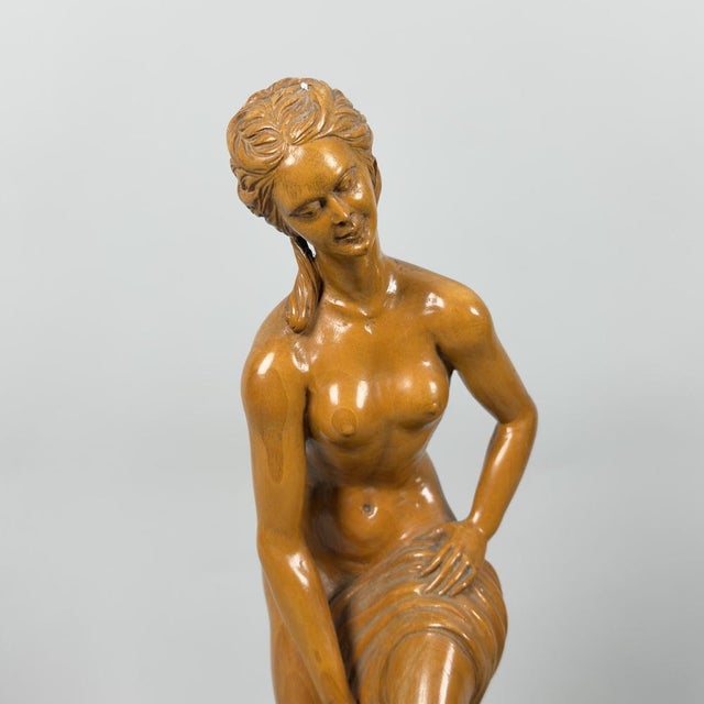 1960s Vintage Bathing Venus in Hand-Carved Wood, 1960s For Sale - Image 5 of 14