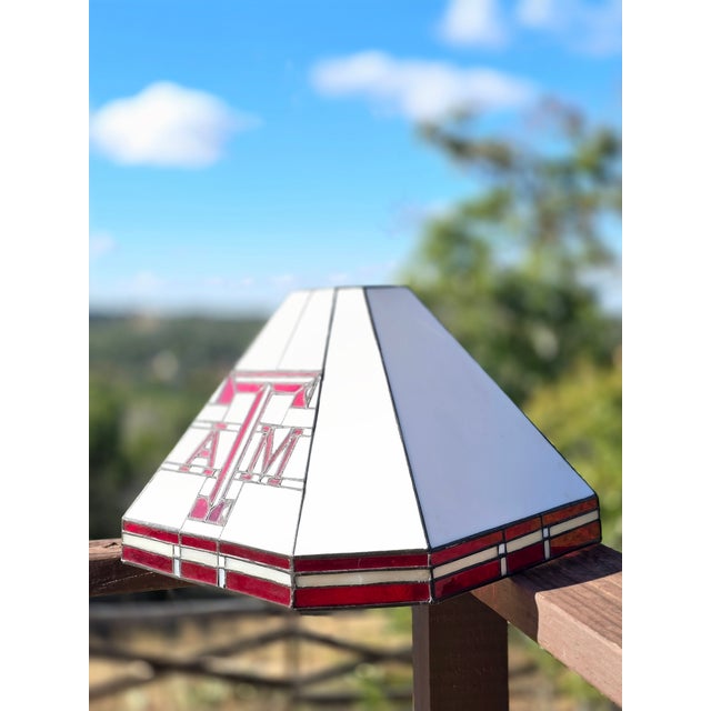 Great looking classic stained glass lamp shade in the Arts and crafts style.