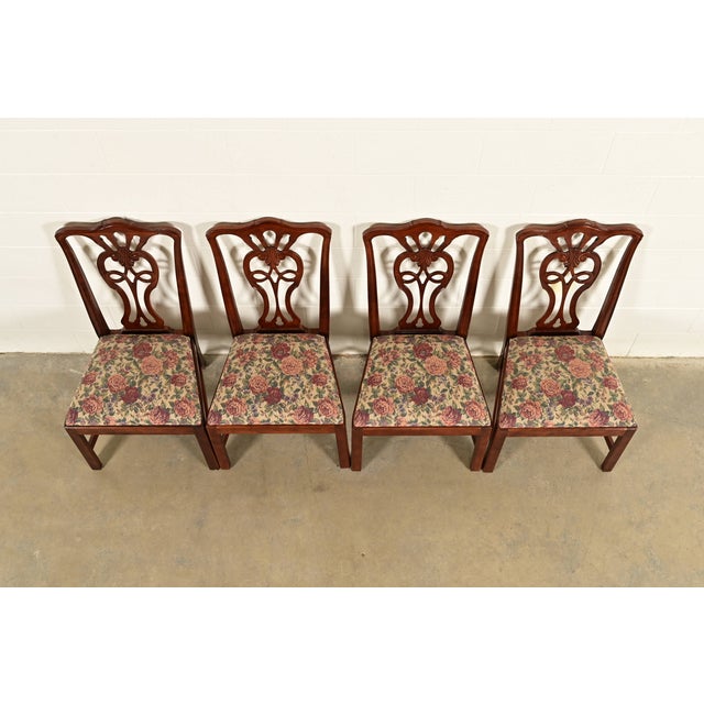 1980s Henredon Georgian Carved Mahogany Dining Chairs, Set of Four For Sale - Image 5 of 14
