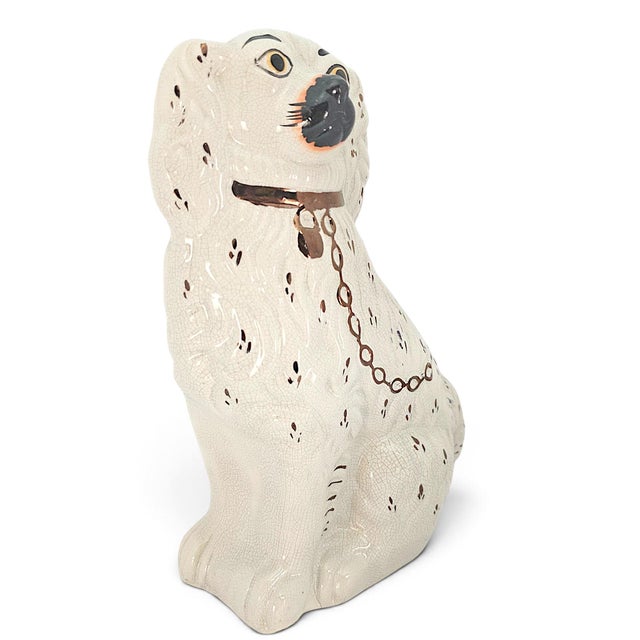 Figurative Early 20th Century English Staffordshire-Style King Charles Spaniel Mantel Dog For Sale - Image 3 of 11