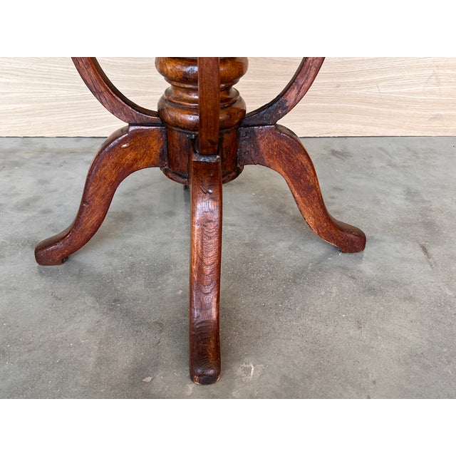 Brown Finely Carved British Colonial 19th Century Round Coffee Table For Sale - Image 8 of 8