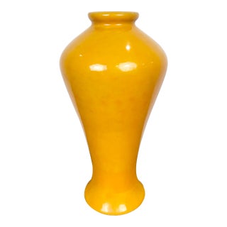 Vintage Chinoiserie Yellow Vase For Sale