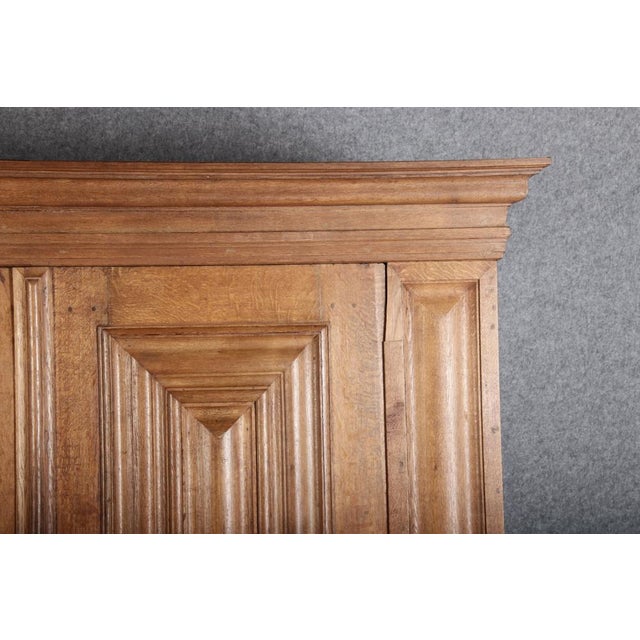 Antique Frankfurt Wave Cabinet in Oak, 1750 For Sale - Image 11 of 18