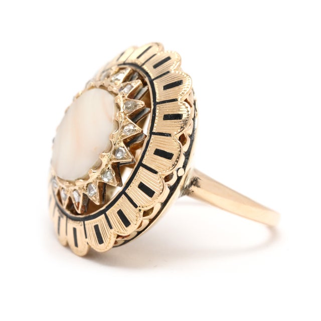 Vintage Large Agate & Diamond Statement Rig, 14k Yellow Gold, Ring Size 5 For Sale - Image 4 of 6